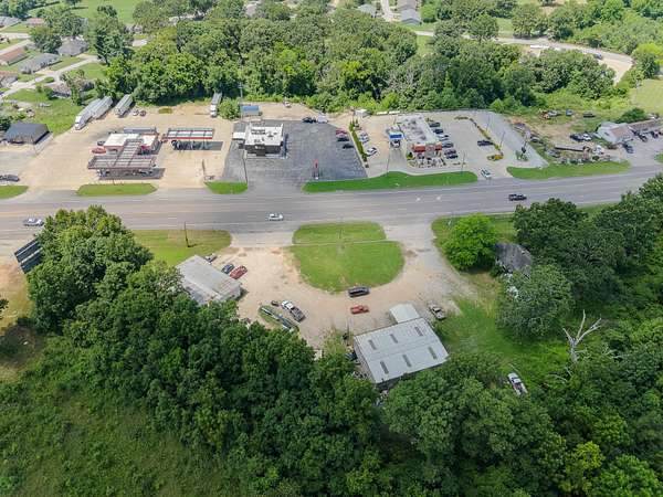 6 Acres of Improved Commercial Land for Sale in West Plains, Missouri