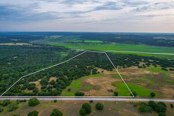 31 Acres of Recreational Land & Farm for Sale in Moody, Texas
