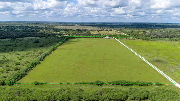 20 Acres of Recreational Land & Farm for Sale in Woodsboro, Texas