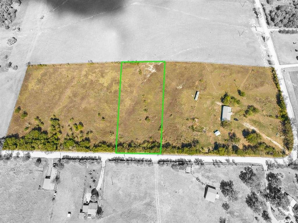 1.6 Acres of Land for Sale in Itasca, Texas