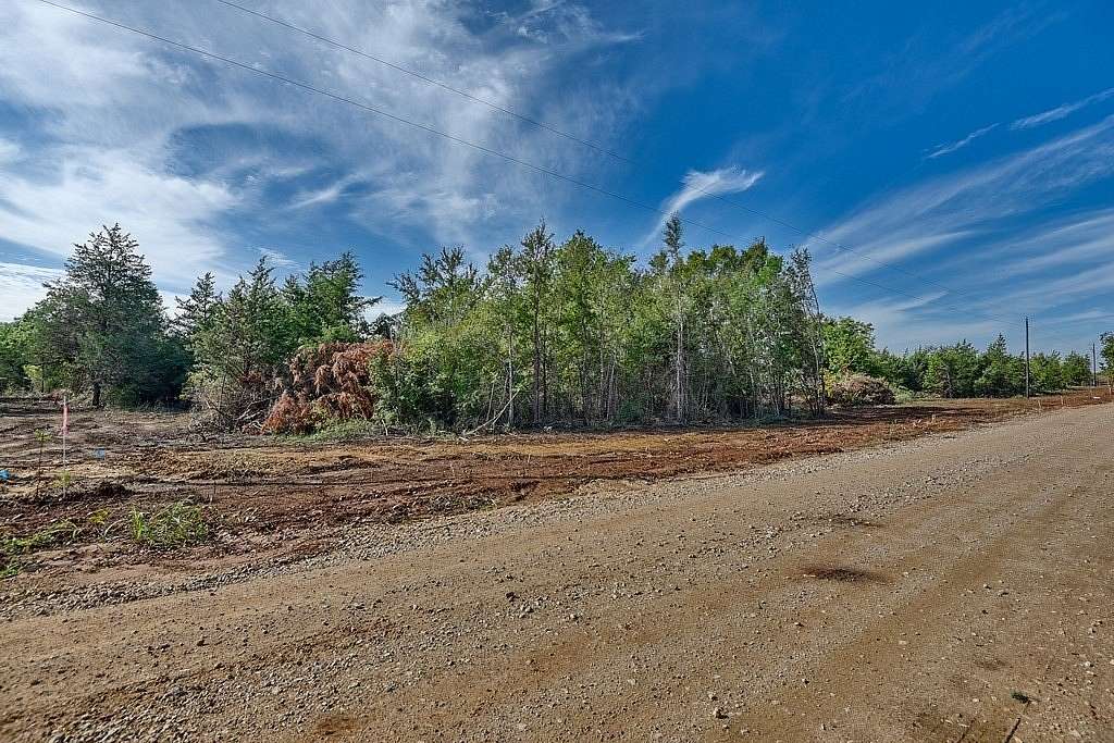 20.2 Acres of Recreational & Residential Land for Sale in Lexington, Texas