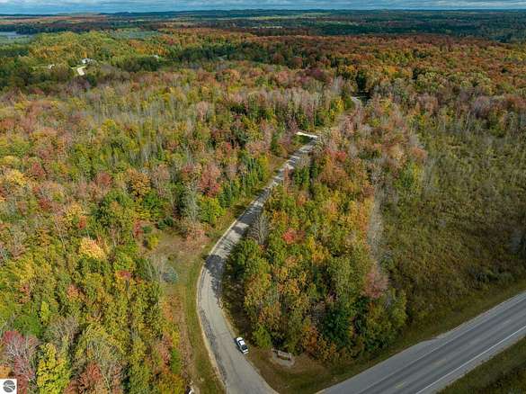 2 5 Acres Of Residential Land For Sale In Cadillac Michigan Landsearch