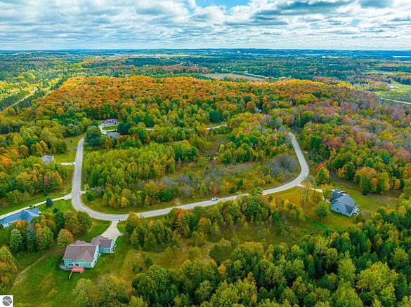 2 5 Acres Of Residential Land For Sale In Cadillac Michigan Landsearch