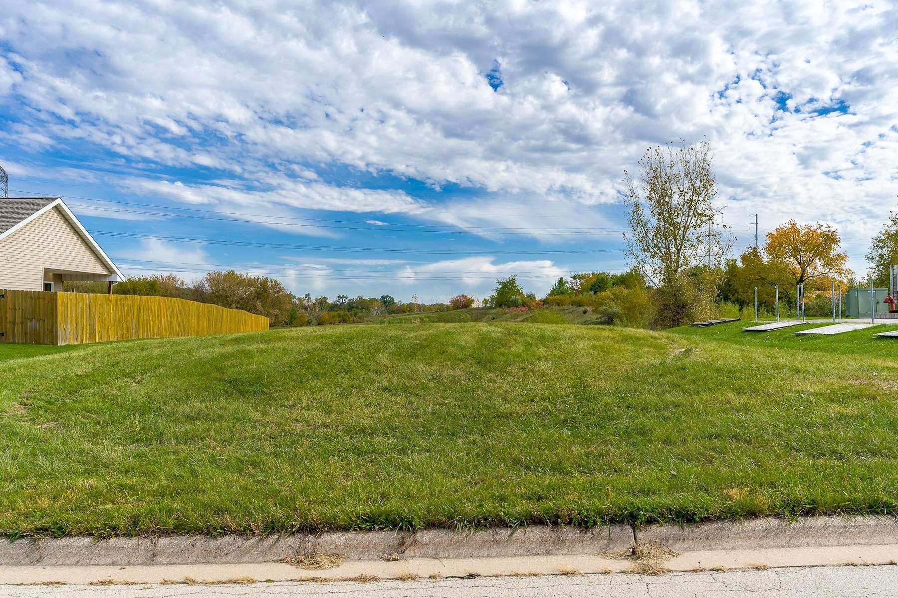 0.9 Acres of Land for Sale in Rockford, Illinois