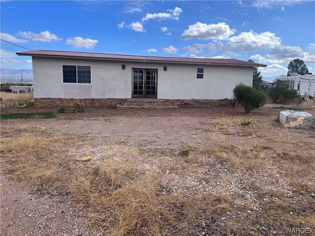 2.2 Acres of Residential Land with Home for Sale in Golden Valley, Arizona