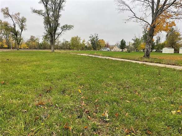 0.55 Acres of Residential Land for Sale in Cedar Rapids, Iowa