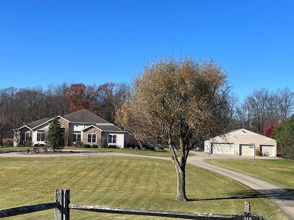 6.1 Acres of Residential Land with Home for Sale in Mansfield, Ohio