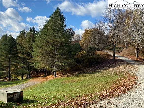 1 Acre of Residential Land for Sale in Piney Creek, North Carolina