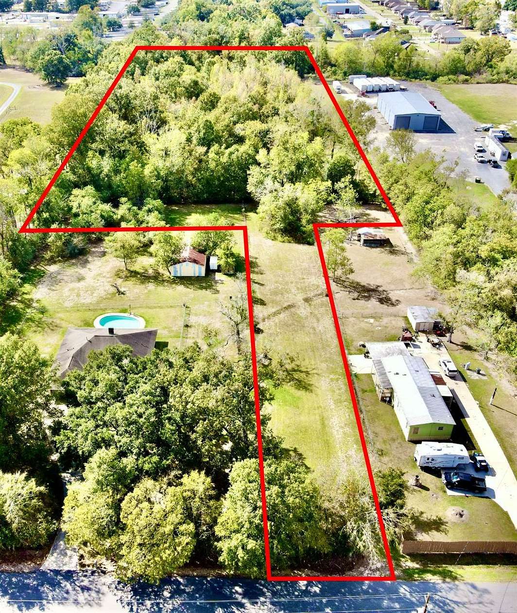 6.8 Acres of Residential Land for Sale in Gonzales, Louisiana