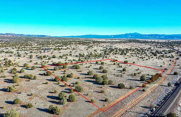 6.5 Acres of Land for Sale in Paulden, Arizona