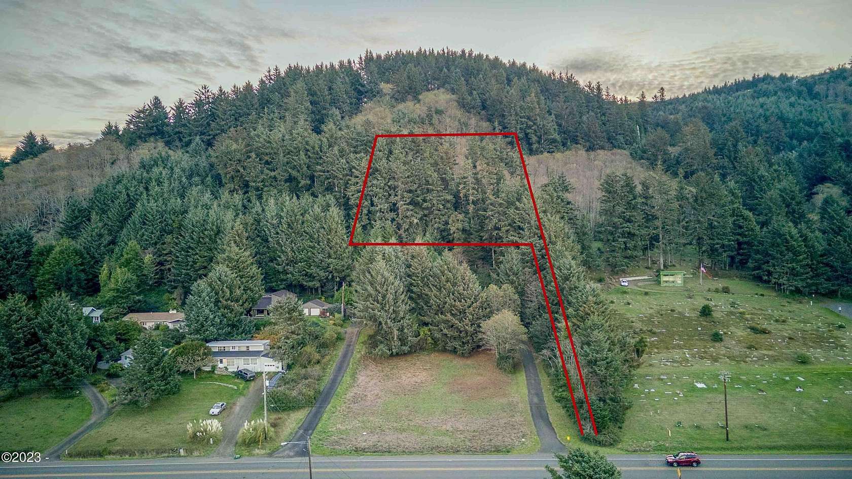 0.98 Acres of Residential Land for Sale in Yachats, Oregon