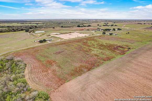 17.3 Acres of Land for Sale in Falls City, Texas
