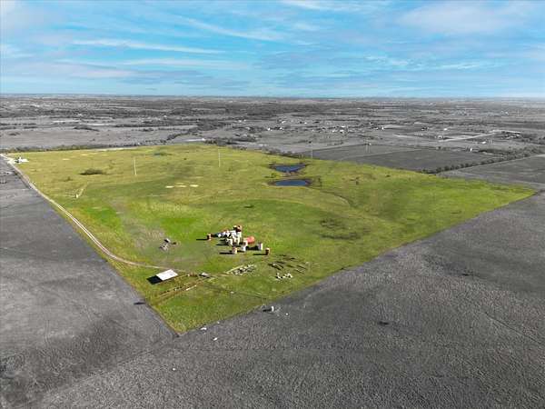 115 Acres of Agricultural & Residential Land for Sale in Decatur, Texas