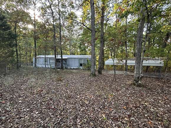 9.6 Acres of Land with Home for Sale in Hampshire, Tennessee