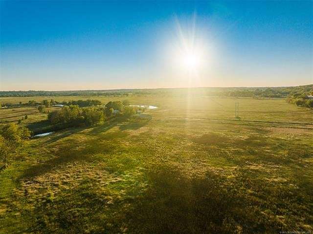 8 Acres of Residential Land for Sale in Summit, Oklahoma