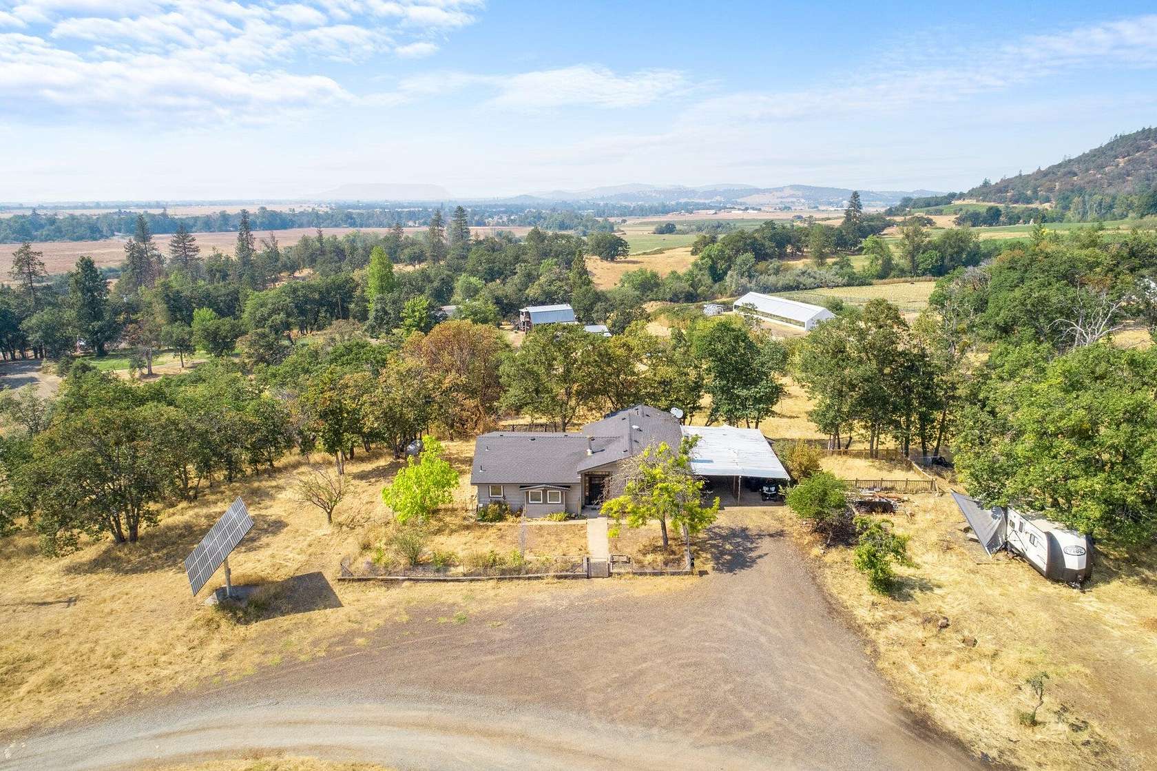 20.4 Acres of Agricultural Land with Home for Sale in Eagle Point, Oregon