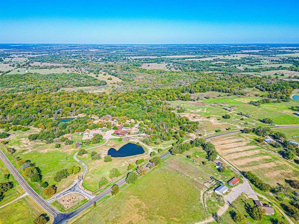 355 Acres of Recreational Land & Farm for Sale in Corsicana, Texas