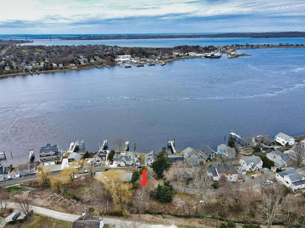 0.098 Acres of Residential Land for Sale in Tiverton, Rhode Island