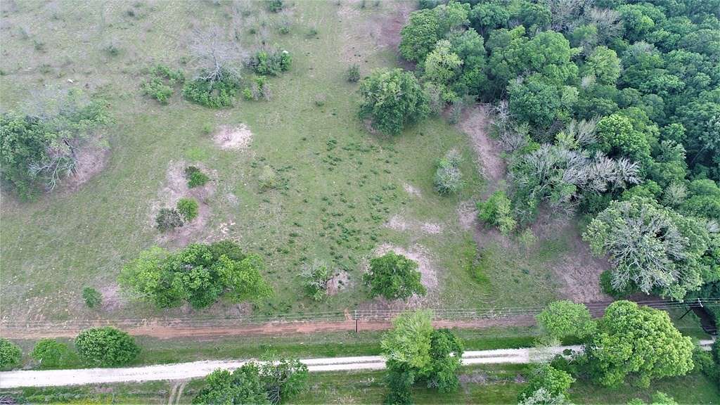 5 Acres of Residential Land for Sale in Crockett, Texas