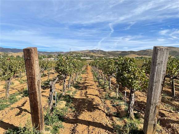 16.7 Acres of Improved Mixed-Use Land for Sale in Agua Dulce, California