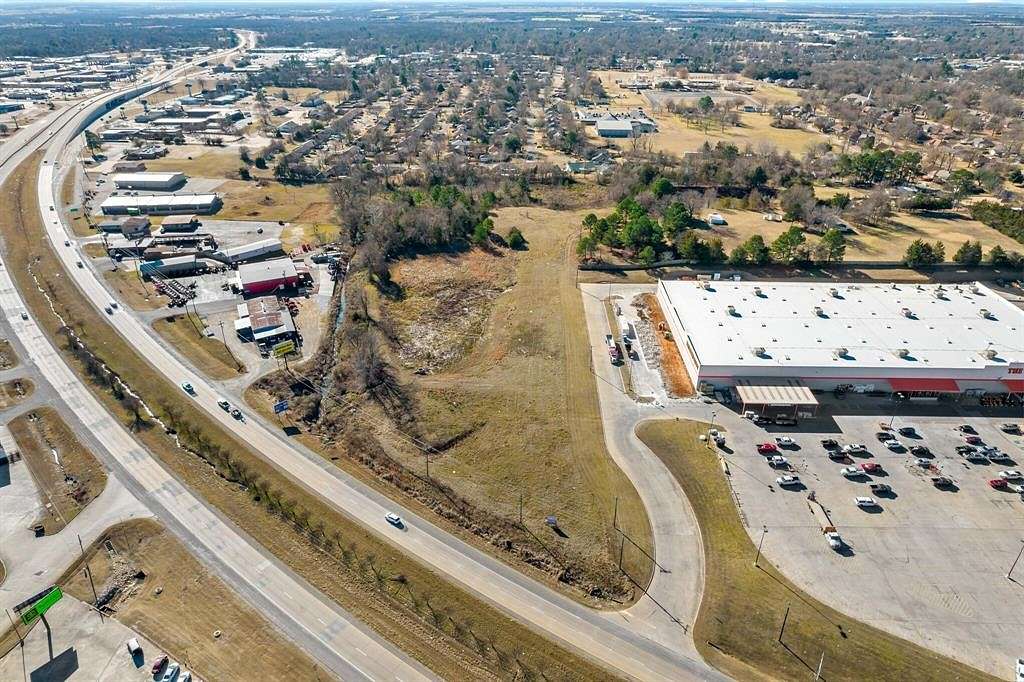 6.3 Acres of Commercial Land for Sale in Paris, Texas