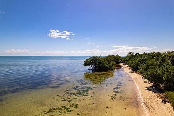 7 Acres of Residential Land for Sale in Upper Matecumbe Key, Florida
