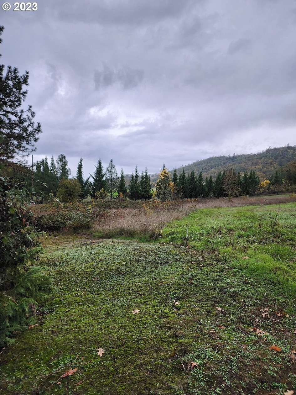0.25 Acres of Land for Sale in Riddle, Oregon