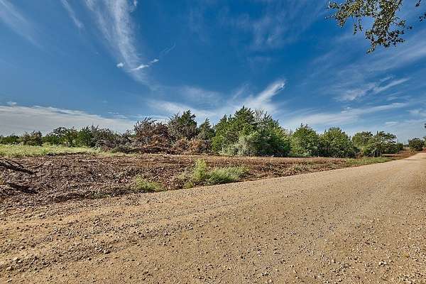 10.1 Acres of Recreational & Residential Land for Sale in Lexington, Texas