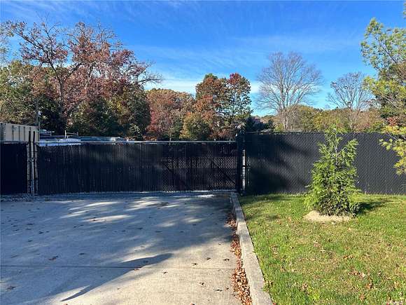 1.4 Acres of Commercial Land for Lease in Smithtown, New York