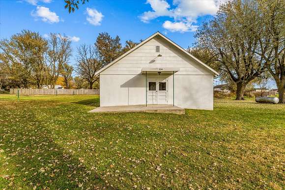 0.38 Acres of Improved Commercial Land for Sale in Seymour, Missouri