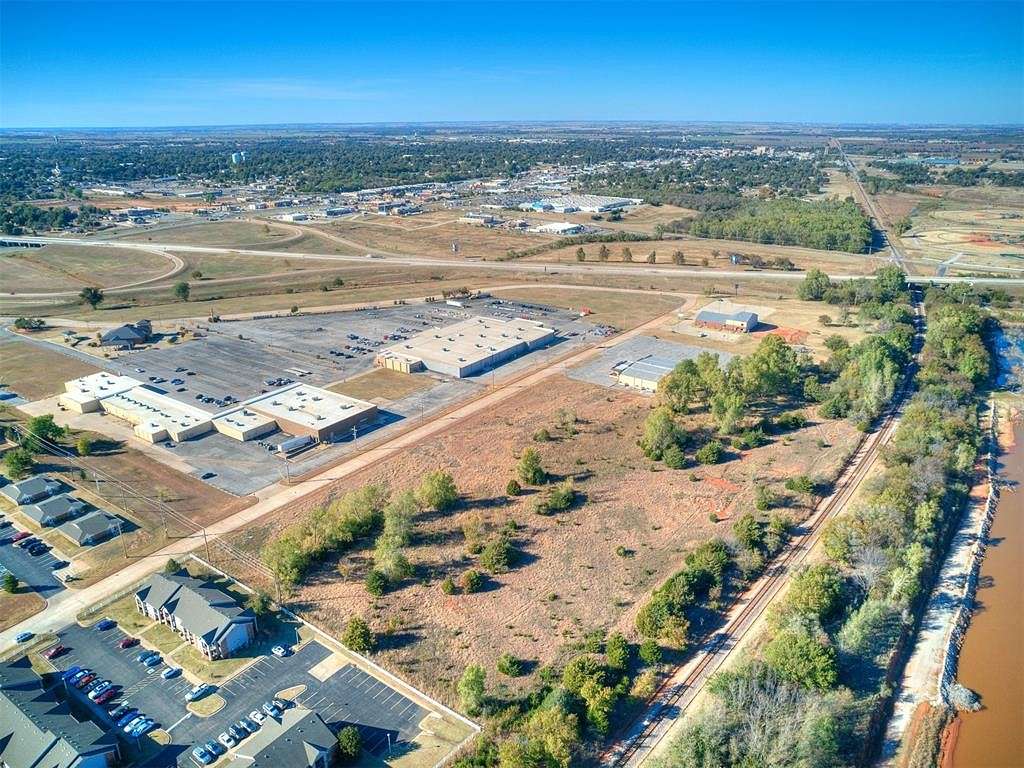 7.67 Acres of Commercial Land for Sale in Chickasha, Oklahoma