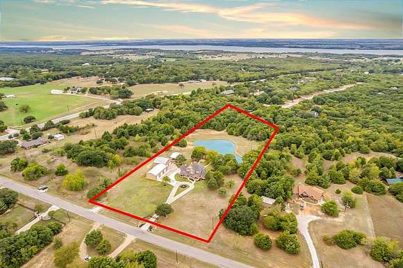 5.1 Acres of Residential Land with Home for Sale in Valley View, Texas