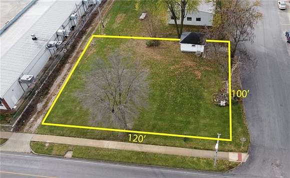 0.28 Acres of Commercial Land for Sale in Trenton, Missouri