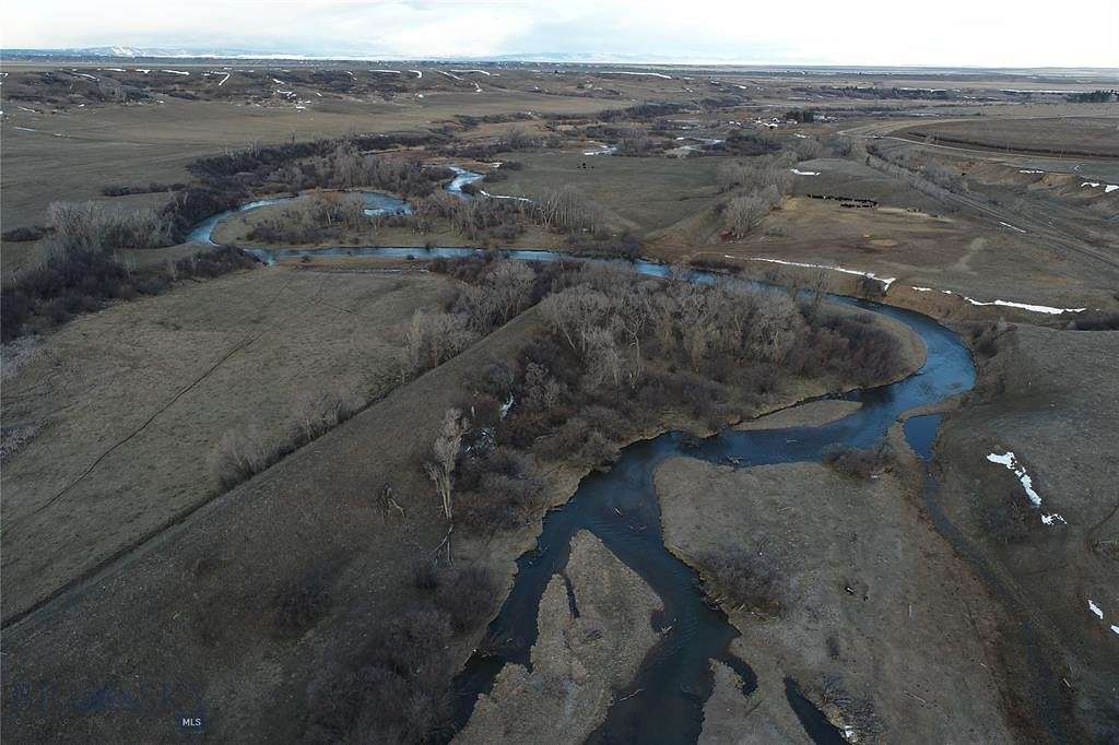 152 Acres of Land with Home for Sale in Lewistown, Montana