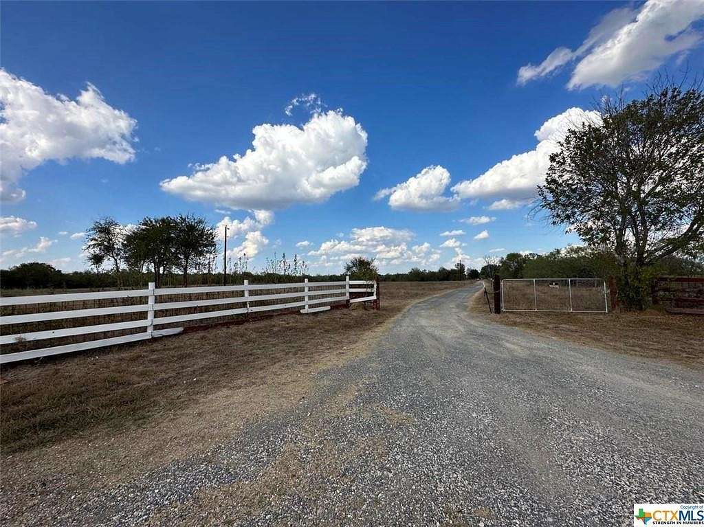 15 Acres of Land for Sale in Luling, Texas