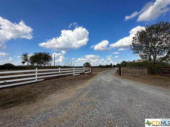 15 Acres of Land for Sale in Luling, Texas