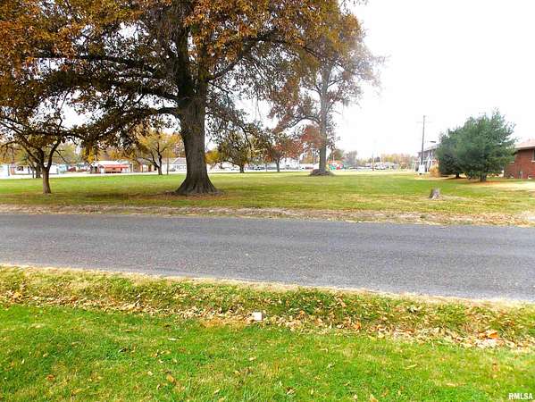 0.8 Acres of Residential Land for Sale in Centralia, Illinois