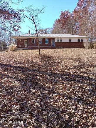 5.5 Acres of Residential Land with Home for Sale in Crossville, Tennessee