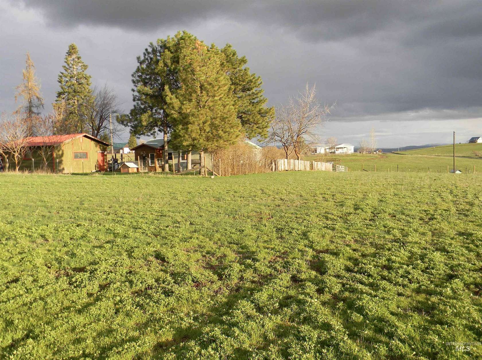 9.8 Acres of Residential Land with Home for Sale in Mesa, Idaho