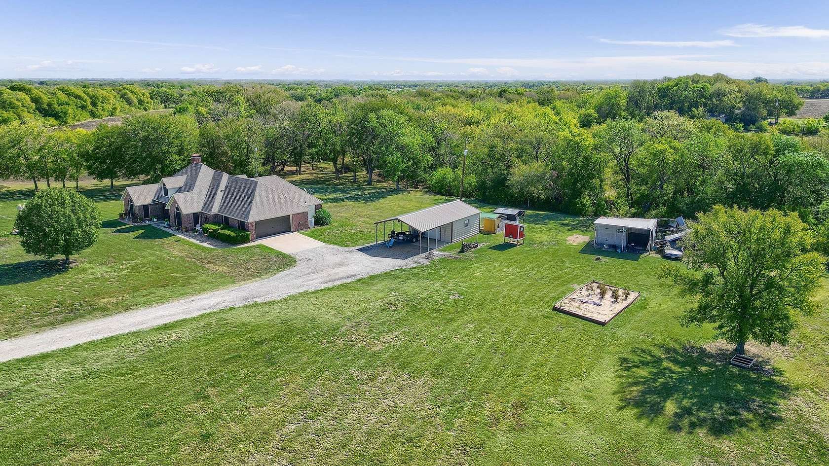 11 Acres of Improved Mixed-Use Land for Sale in Gunter, Texas