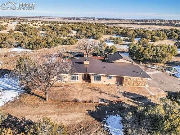21.5 Acres of Land with Home for Sale in Pueblo, Colorado