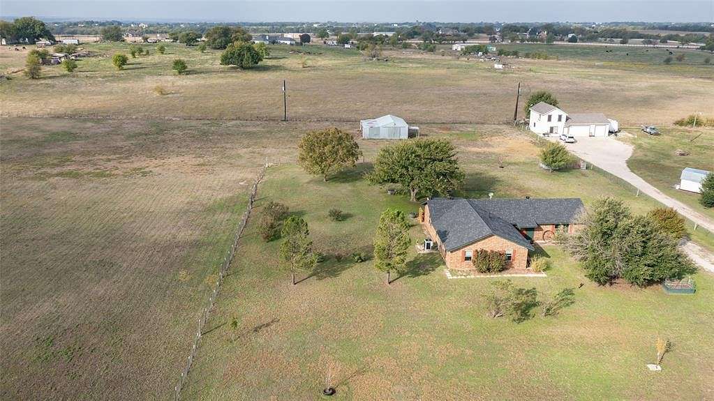 4.5 Acres of Residential Land with Home for Sale in Sanger, Texas