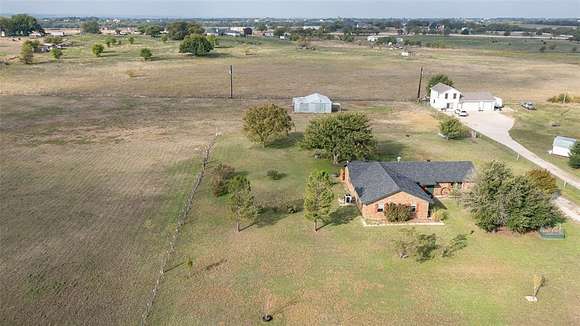 4.5 Acres of Residential Land with Home for Sale in Sanger, Texas