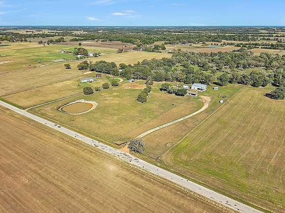 6 Acres of Land with Home for Sale in Paige, Texas