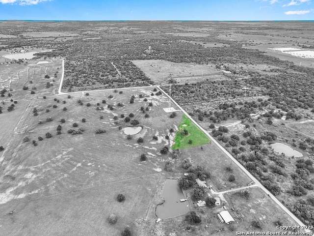 2 Acres of Residential Land for Sale in Waelder, Texas