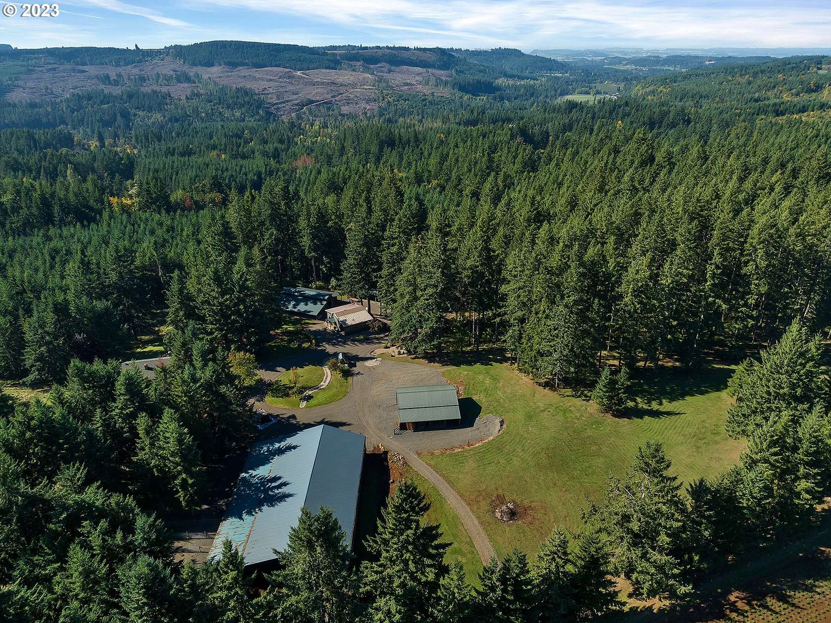 18.8 Acres of Land with Home for Sale in Scotts Mills, Oregon