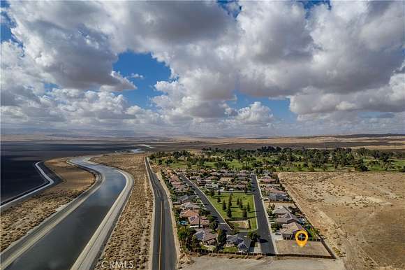 0.25 Acres of Residential Land for Sale in Taft, California