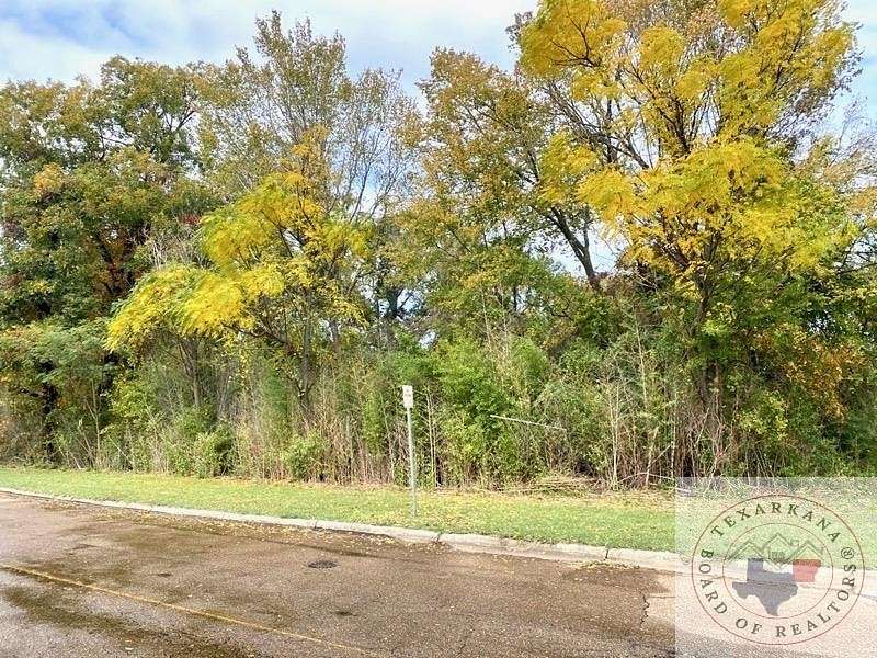 0.39 Acres of Commercial Land for Sale in Texarkana, Texas