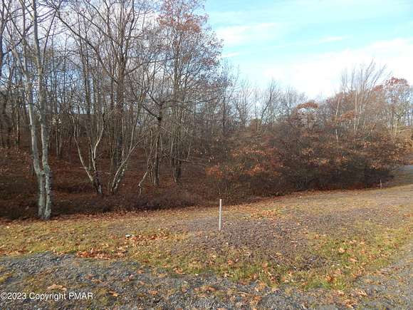 0.8 Acres of Residential Land for Sale in Pocono Pines, Pennsylvania