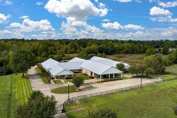 7.78 Acres of Improved Mixed-Use Land for Lease in Crockett, Texas